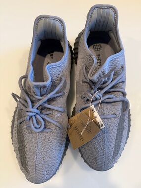 Yeezy Boost 350 V2  Knit Low-Top Sneakers - Light Gray